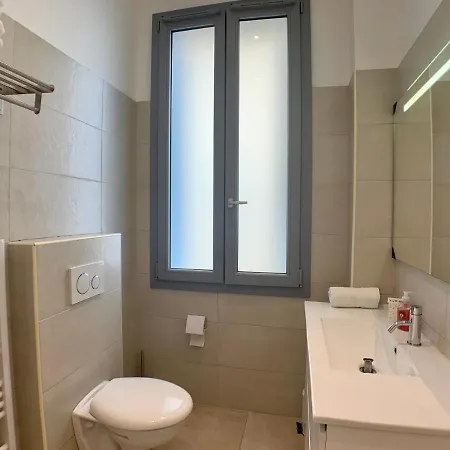Professeur Langevin Apartment *