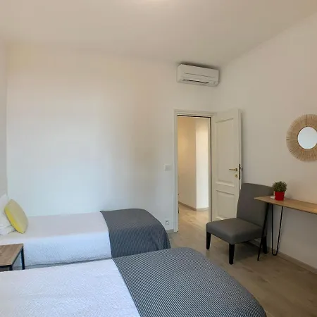 Professeur Langevin Apartment *